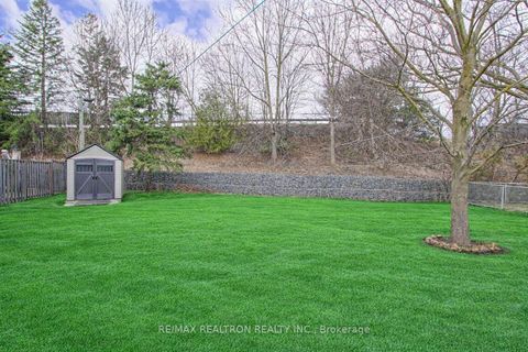 Photo 3 at 72 Monkswood Crescent, Central Newmarket, Newmarket