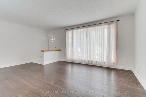 Photo 4 at 72 Monkswood Crescent, Central Newmarket, Newmarket