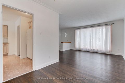 Photo 7 at 72 Monkswood Crescent, Central Newmarket, Newmarket