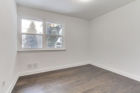 Photo 14 at 72 Monkswood Crescent, Central Newmarket, Newmarket