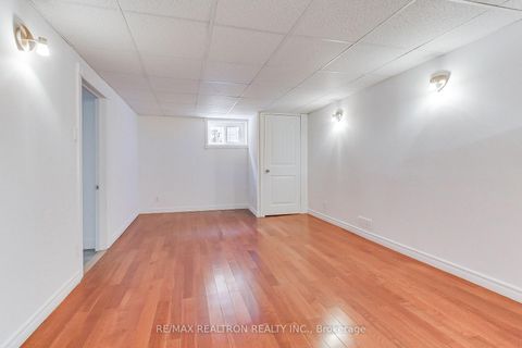 Photo 25 at 72 Monkswood Crescent, Central Newmarket, Newmarket