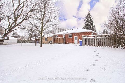Photo 32 at 72 Monkswood Crescent, Central Newmarket, Newmarket