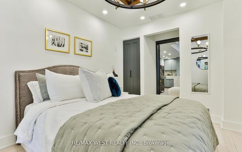 Photo 23 at 734 Shaw Street, Little Italy, Toronto