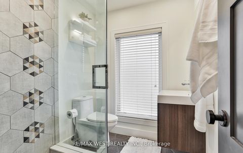 Photo 24 at 734 Shaw Street, Little Italy, Toronto