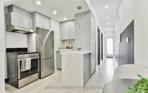 Photo 26 at 734 Shaw Street, Little Italy, Toronto