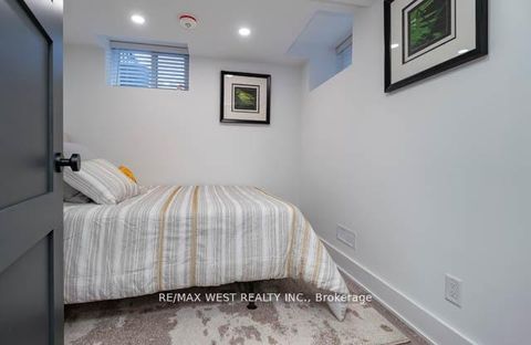 Photo 40 at 734 Shaw Street, Little Italy, Toronto