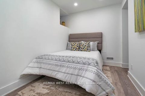 Photo 43 at 734 Shaw Street, Little Italy, Toronto