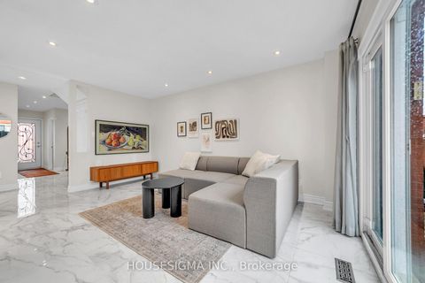 Photo 15 at 353 Brownridge Drive, Brownridge, Vaughan