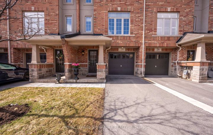 Photo 2 at 19 - 5988 Turney Drive, Streetsville, Mississauga