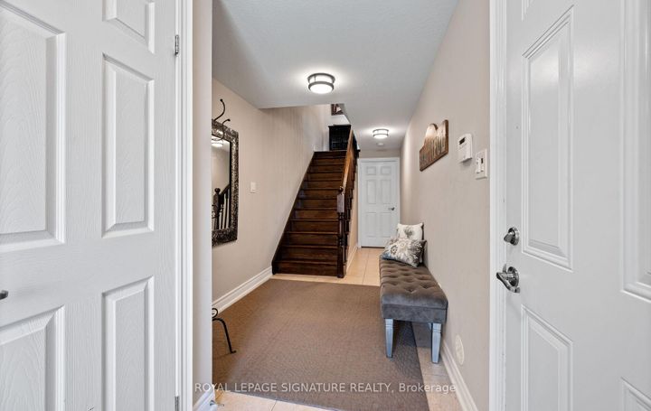 Photo 5 at 19 - 5988 Turney Drive, Streetsville, Mississauga