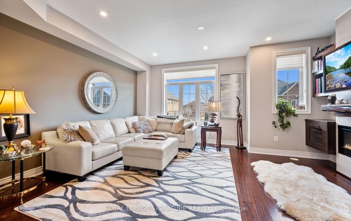 Photo 7 at 19 - 5988 Turney Drive, Streetsville, Mississauga