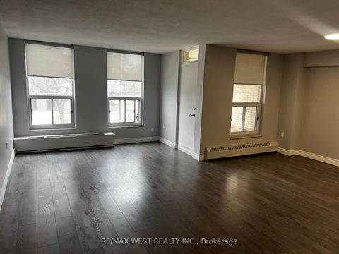 Photo 5 at 202 - 130 Neptune Drive, Lawrence, Toronto