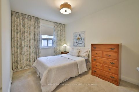 Photo 18 at 39 Wickford Drive, Maple Leaf, Toronto