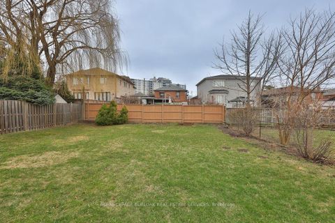 Photo 32 at 39 Wickford Drive, Maple Leaf, Toronto