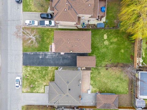 Photo 36 at 39 Wickford Drive, Maple Leaf, Toronto