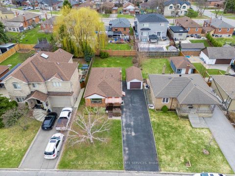 Photo 40 at 39 Wickford Drive, Maple Leaf, Toronto