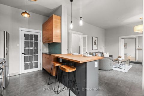 Photo 6 at 89 Foxley Street, Bellwoods, Toronto