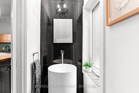 Photo 9 at 89 Foxley Street, Bellwoods, Toronto