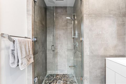 Photo 14 at 89 Foxley Street, Bellwoods, Toronto