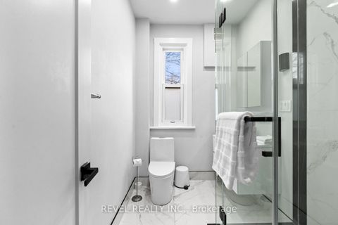 Photo 18 at 89 Foxley Street, Bellwoods, Toronto