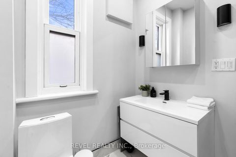 Photo 19 at 89 Foxley Street, Bellwoods, Toronto