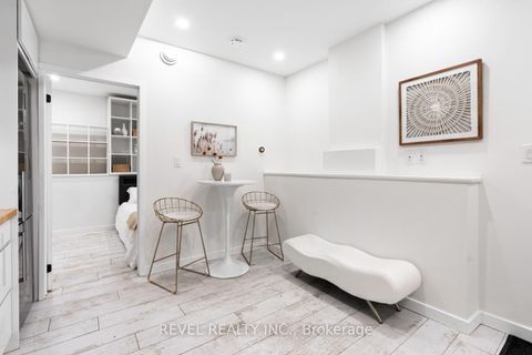 Photo 27 at 89 Foxley Street, Bellwoods, Toronto