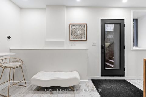 Photo 29 at 89 Foxley Street, Bellwoods, Toronto