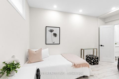 Photo 33 at 89 Foxley Street, Bellwoods, Toronto