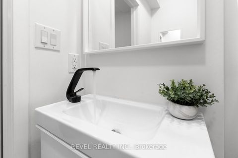 Photo 35 at 89 Foxley Street, Bellwoods, Toronto