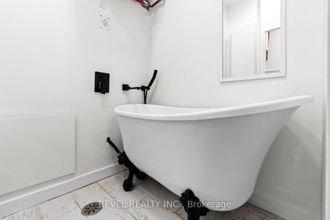 Photo 36 at 89 Foxley Street, Bellwoods, Toronto