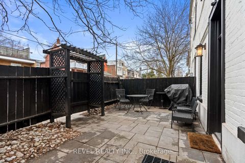 Photo 39 at 89 Foxley Street, Bellwoods, Toronto