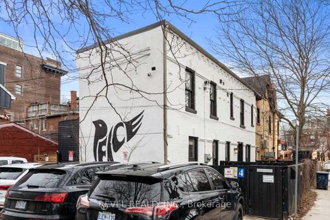 Photo 44 at 89 Foxley Street, Bellwoods, Toronto