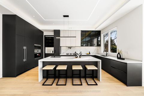 Photo 8 at 281 Kerrybrook Drive, Mill Pond, Richmond Hill