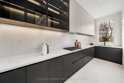 Photo 9 at 281 Kerrybrook Drive, Mill Pond, Richmond Hill