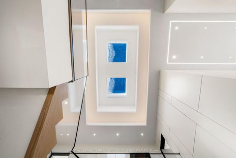 Photo 16 at 281 Kerrybrook Drive, Mill Pond, Richmond Hill