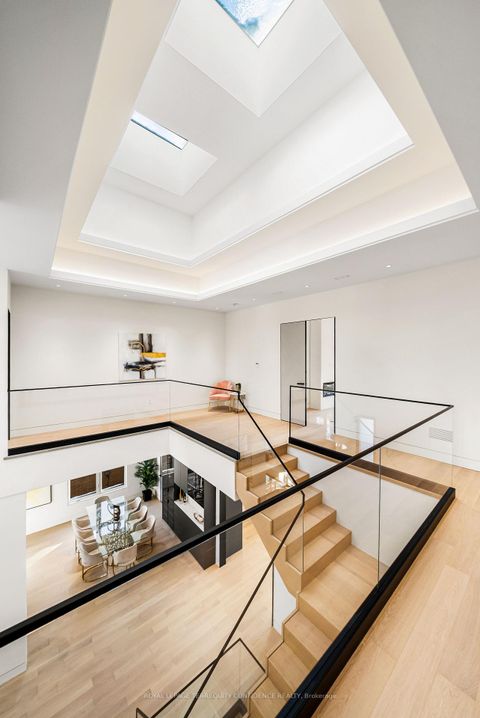 Photo 17 at 281 Kerrybrook Drive, Mill Pond, Richmond Hill