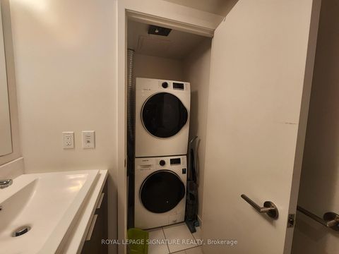 Photo 10 at 808 - 2 Sonic Way, Flemingdon Park, Toronto