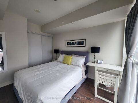 Photo 11 at 808 - 2 Sonic Way, Flemingdon Park, Toronto