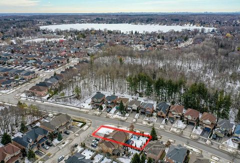 Photo 2 at 133 Long Point Drive, Oak Ridges Lake Wilcox, Richmond Hill