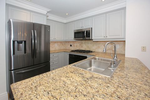 Photo 6 at 809 - 33 Delisle Avenue, St. Clair, Toronto