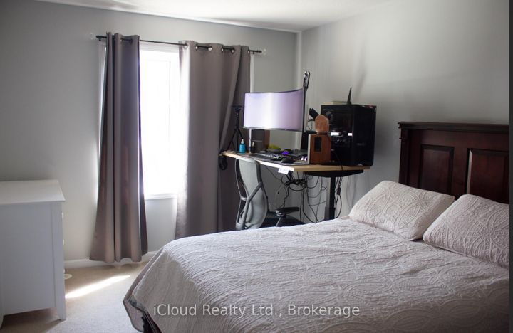 Photo 4 at 118 Baycliffe Crescent, Northwest Brampton, Brampton