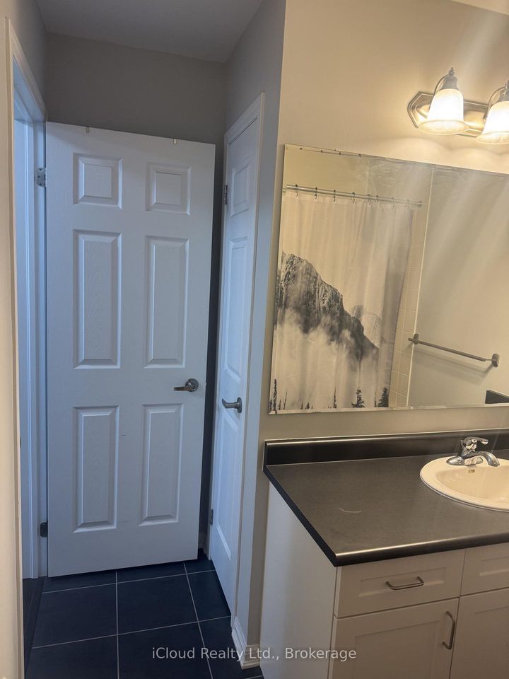 Photo 9 at 118 Baycliffe Crescent, Northwest Brampton, Brampton