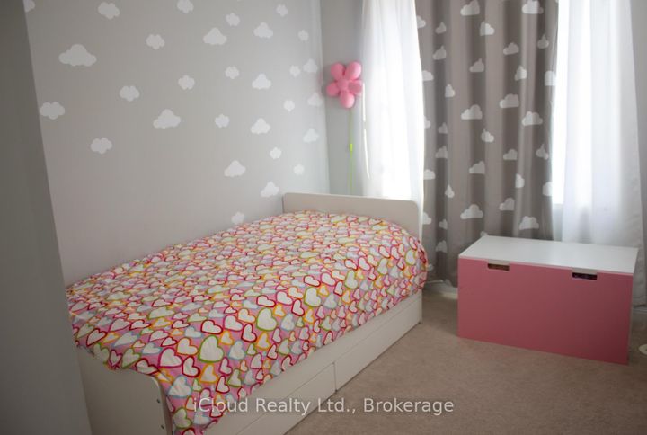 Photo 12 at 118 Baycliffe Crescent, Northwest Brampton, Brampton