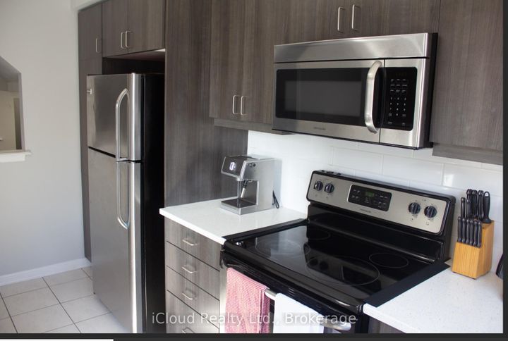 Photo 16 at 118 Baycliffe Crescent, Northwest Brampton, Brampton