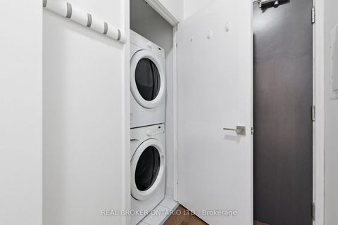 Photo 12 at 1127 - 20 Minowan Miikan Lane, Little Portugal, Toronto