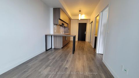 Photo 4 at 3003 - 8 Eglinton Avenue E, Mount Pleasant West, Toronto