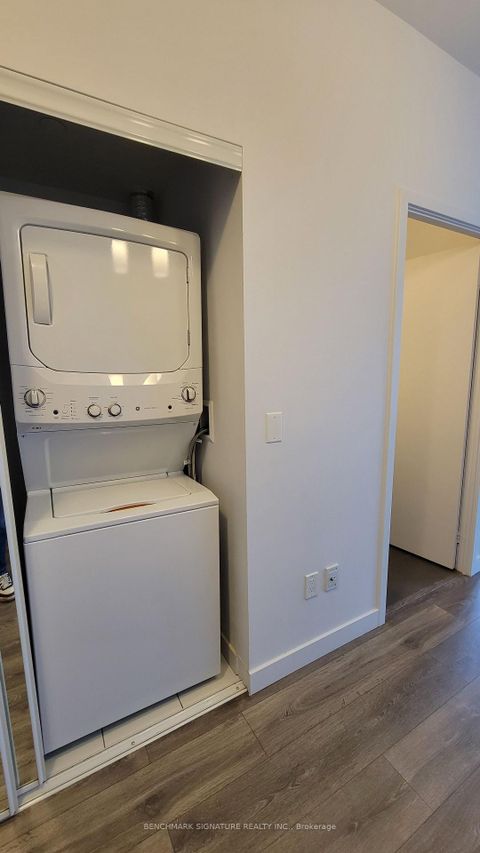 Photo 11 at 3003 - 8 Eglinton Avenue E, Mount Pleasant West, Toronto