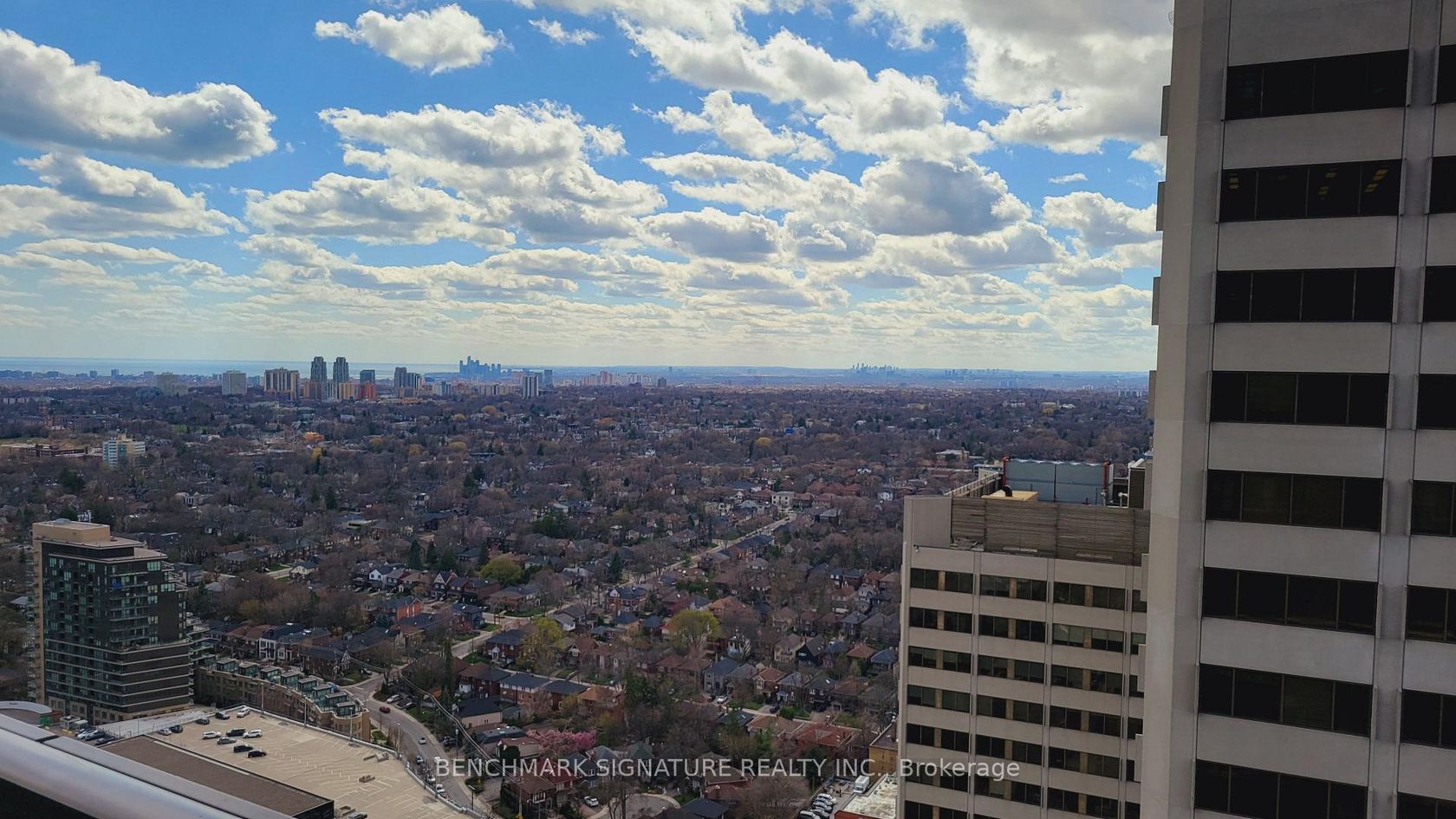 3003 - 8 Eglinton Avenue E, Mount Pleasant West, Toronto photo number 2