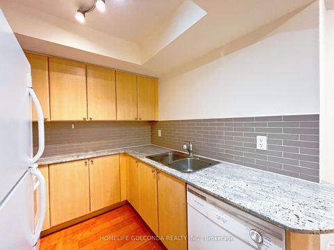 Photo 11 at 2606 - 763 Bay Street, Bay Street Corridor, Toronto