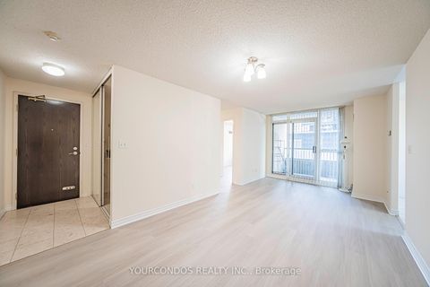Photo 6 at 802 - 18 Spring Garden Avenue, Willowdale East, Toronto